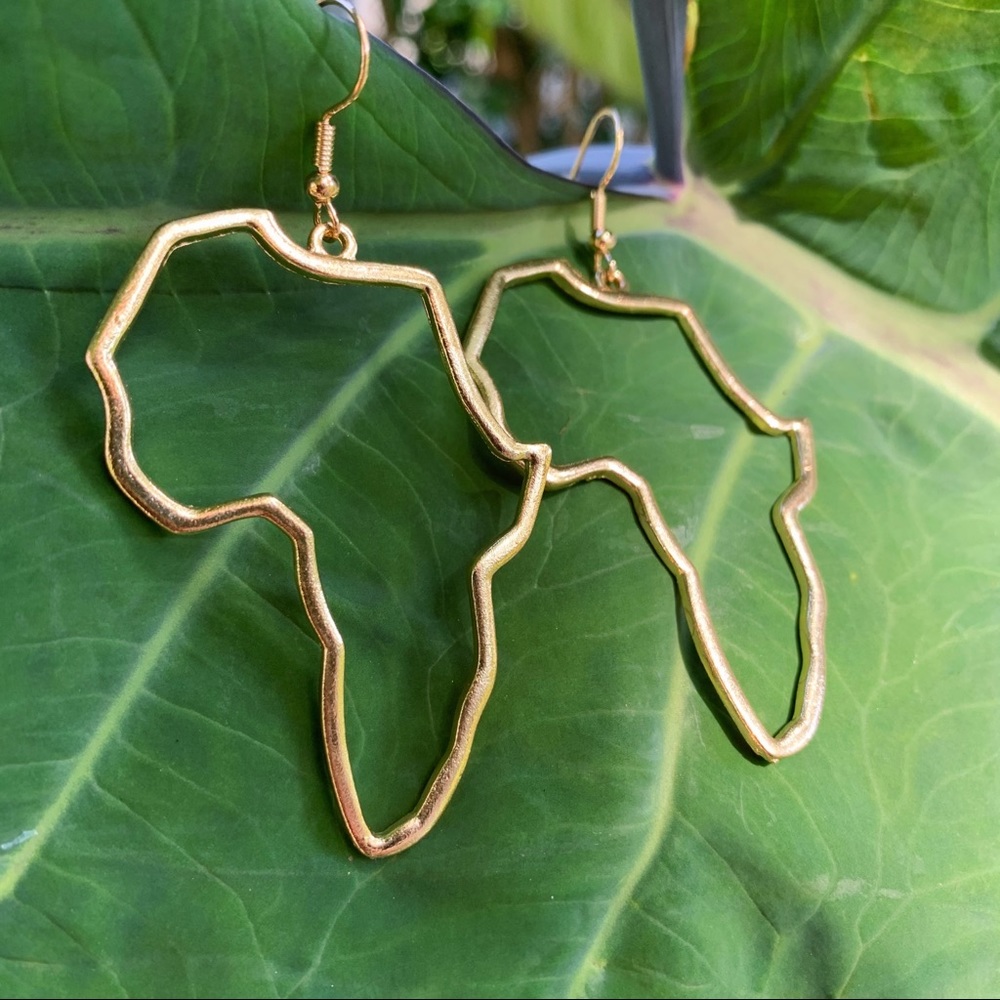 *SOLD*Africa Hoop Earrings - Picture 1 of 1